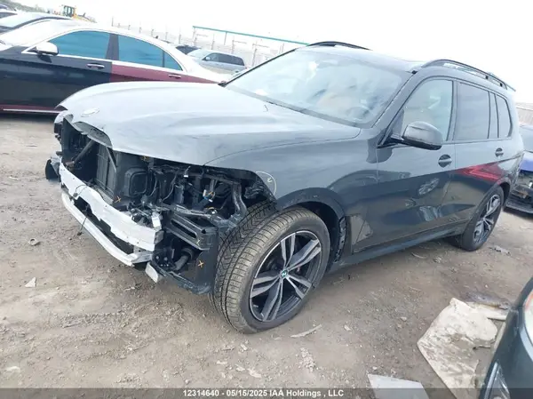 5UX23EM01P9P54584 2023 BMW X7 - Image 2