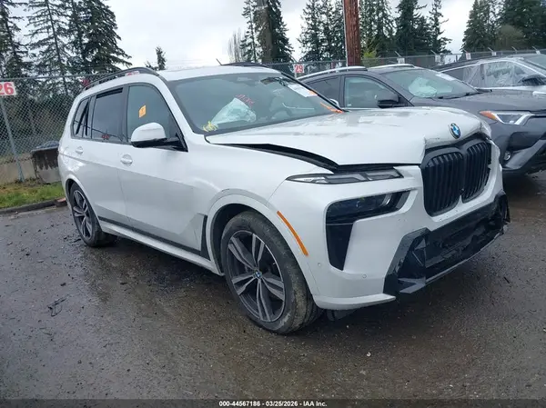 5UX23EM01P9P81669 2023 BMW X7 - Image 1
