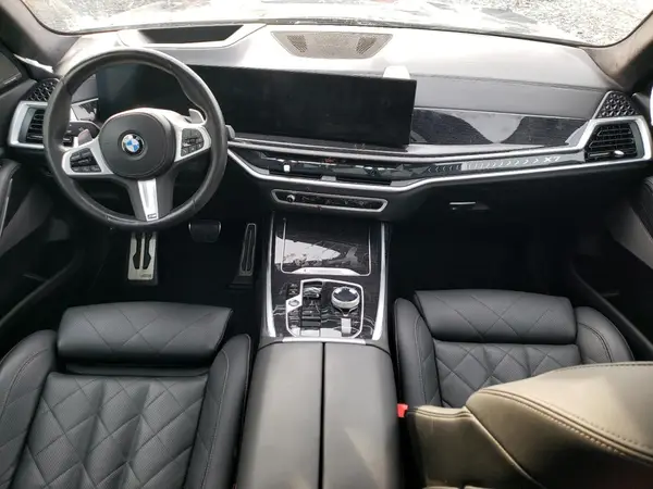 5UX23EM01P9P90503 2023 BMW X7 - Image 8