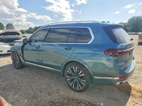 5UX23EM01P9R09411 2023 BMW X7 - Image 2