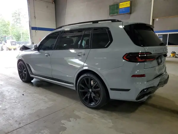 5UX23EM01P9R78454 2023 BMW X7 - Image 2