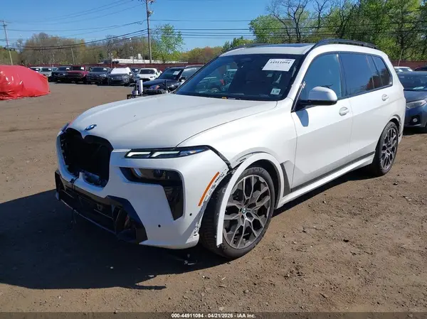 5UX23EM01R9S10816 2024 BMW X7 - Image 2