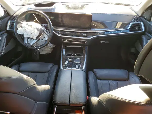5UX23EM01R9S21296 2024 BMW X7 - Image 8