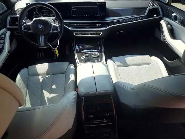 5UX23EM01R9S23534 2024 BMW X7 - Image 8