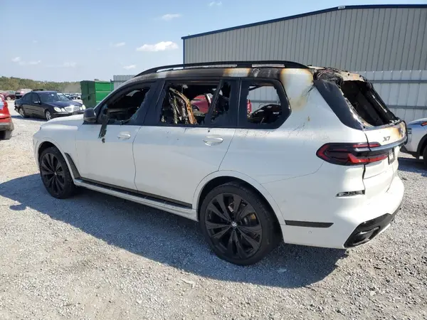 5UX23EM01R9S30189 2024 BMW X7 - Image 2