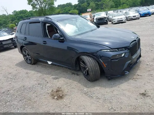5UX23EM01R9S34226 2024 BMW X7 - Image 1