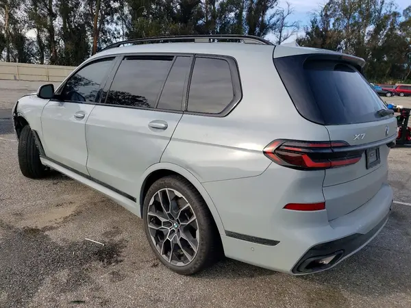 5UX23EM01R9S94541 2024 BMW X7 - Image 2