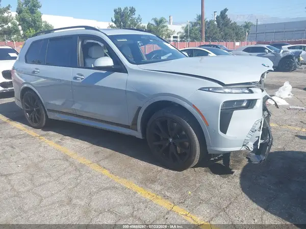 5UX23EM01R9S97181 2024 BMW X7 - Image 1