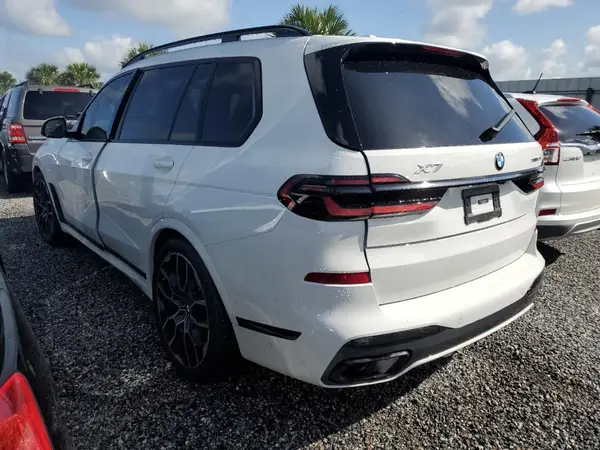 5UX23EM01R9S98301 2024 BMW X7 - Image 2