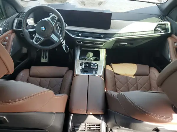 5UX23EM01R9S98301 2024 BMW X7 - Image 8