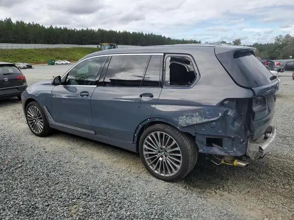 5UX23EM01R9T47755 2024 BMW X7 - Image 2