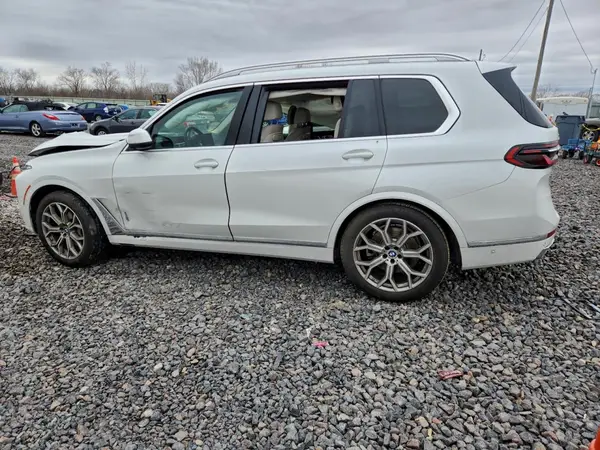 5UX23EM01R9T90024 2024 BMW X7 - Image 2