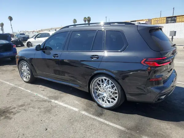 5UX23EM01R9T99953 2024 BMW X7 - Image 2
