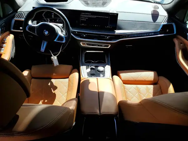 5UX23EM01R9U39738 2024 BMW X7 - Image 8