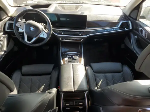5UX23EM01R9U59925 2024 BMW X7 - Image 8