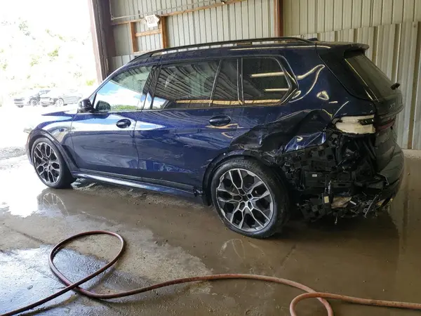 5UX23EM01R9U59990 2024 BMW X7 - Image 2