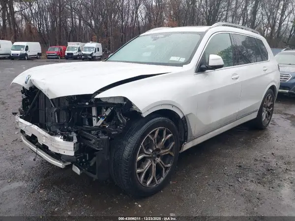 5UX23EM01R9U67636 2024 BMW X7 - Image 2