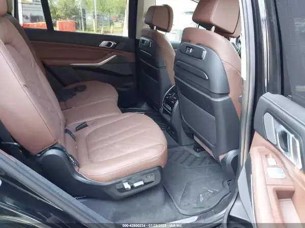 5UX23EM01R9V12011 2024 BMW X7 - Image 8