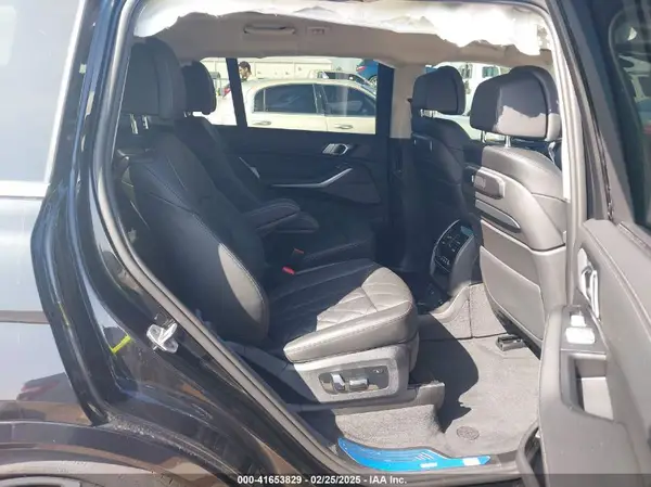 5UX23EM01S9X70776 2025 BMW X7 - Image 8