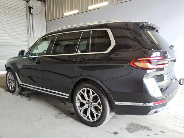 5UX23EM01S9Y15277 2025 BMW X7 - Image 2