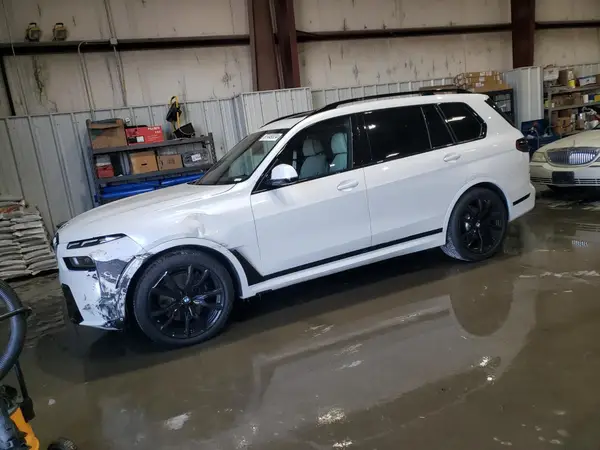 5UX23EM01S9Y18132 2025 BMW X7 - Image 1