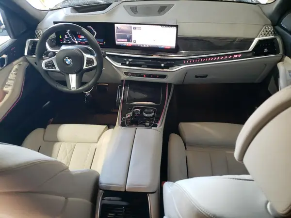5UX23EM01S9Y18132 2025 BMW X7 - Image 8