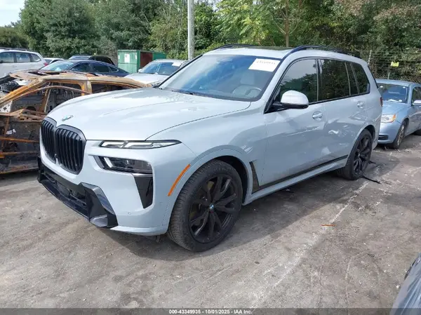 5UX23EM01S9Z05139 2025 BMW X7 - Image 2