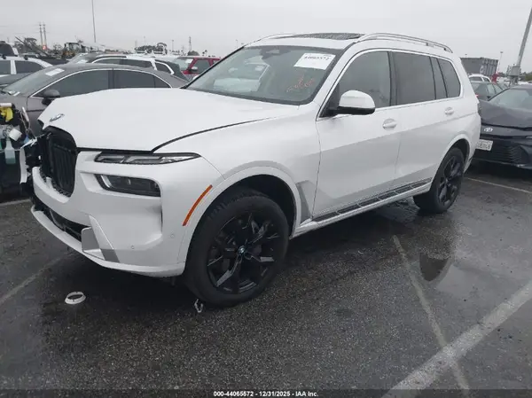 5UX23EM01S9Z24399 2025 BMW X7 - Image 2