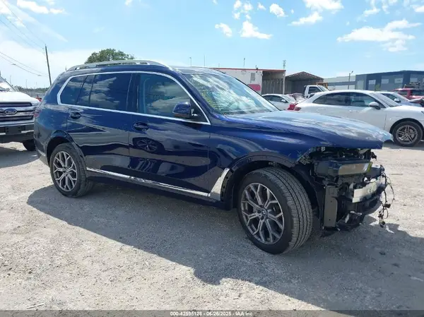 5UX23EM01S9Z25293 2025 BMW X7 - Image 1
