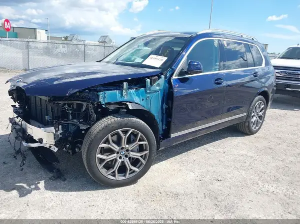 5UX23EM01S9Z25293 2025 BMW X7 - Image 2