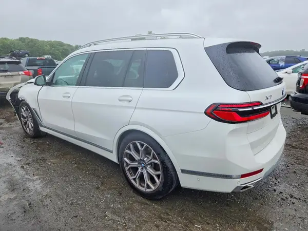 5UX23EM01S9Z52574 2025 BMW X7 - Image 2