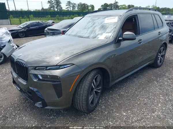 5UX23EM01S9Z59038 2025 BMW X7 - Image 2