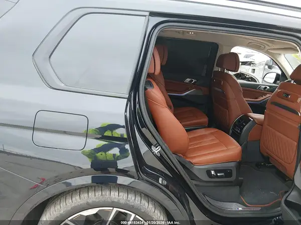 5UX23EM01S9Z62795 2025 BMW X7 - Image 8