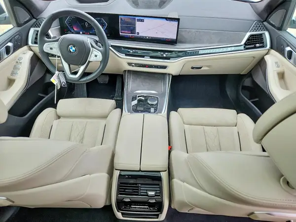 5UX23EM01S9Z89639 2025 BMW X7 - Image 8