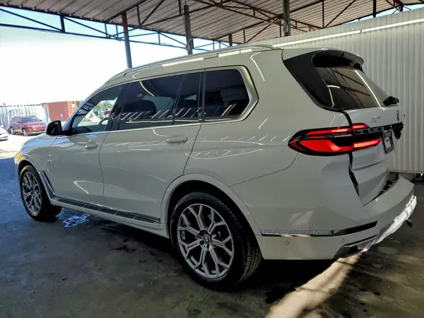 5UX23EM01T9069057 2026 BMW X7 - Image 2