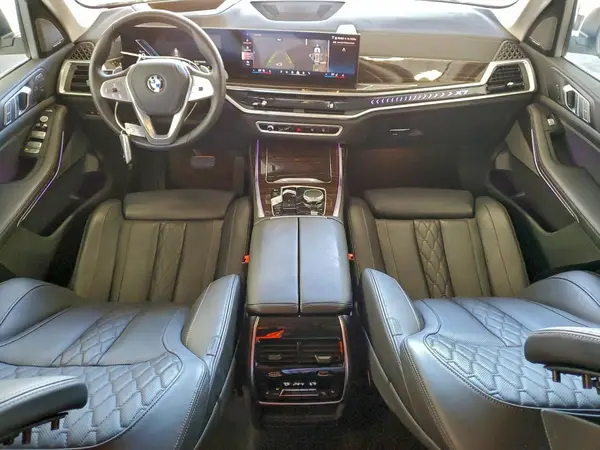 5UX23EM01T9069057 2026 BMW X7 - Image 8
