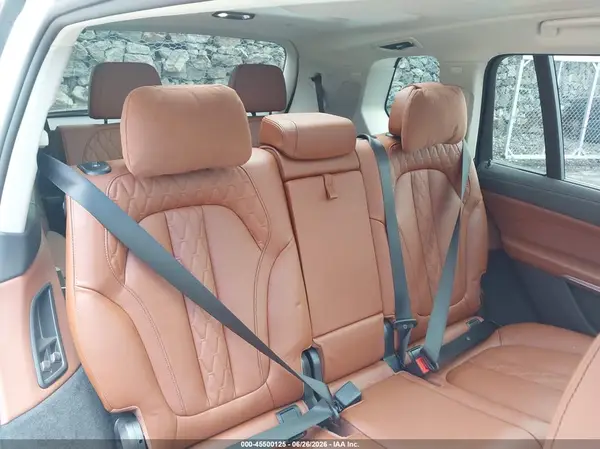 5UX23EM01T9106446 2026 BMW X7 - Image 8