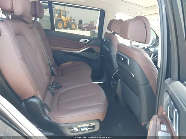 5UX23EM01T9107208 2026 BMW X7 - Image 8