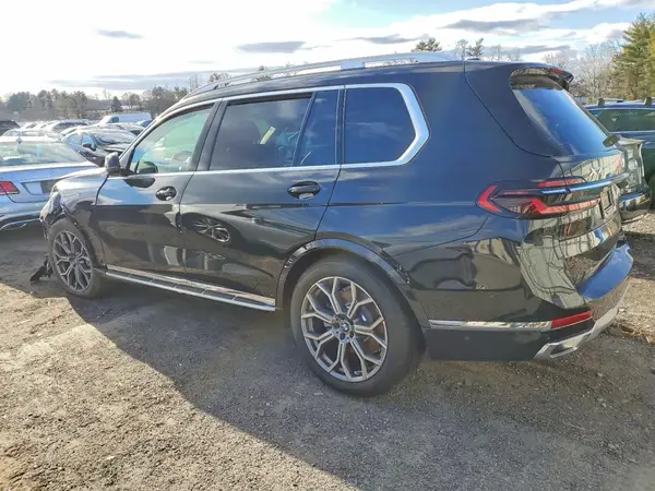 5UX23EM01T9266620 2026 BMW X7 - Image 2