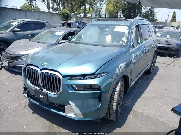 5UX23EM01T9367852 2026 BMW X7 - Image 2