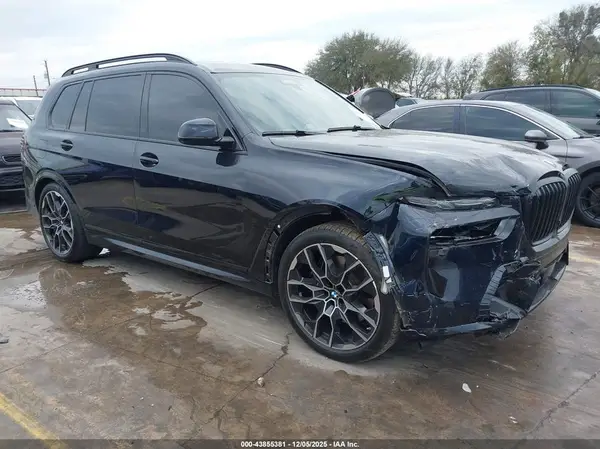 5UX23EM02R9S16477 2024 BMW X7 - Image 1