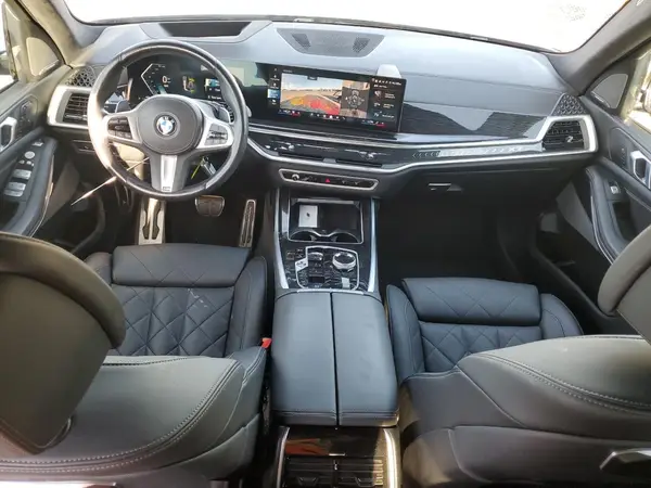 5UX23EM02R9S43257 2024 BMW X7 - Image 8