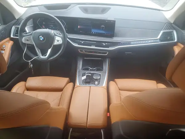 5UX23EM02R9S54386 2024 BMW X7 - Image 8