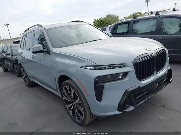 5UX23EM02R9T77542 2024 BMW X7 - Image 1
