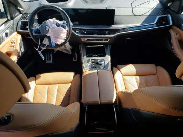 5UX23EM02R9U39201 2024 BMW X7 - Image 8