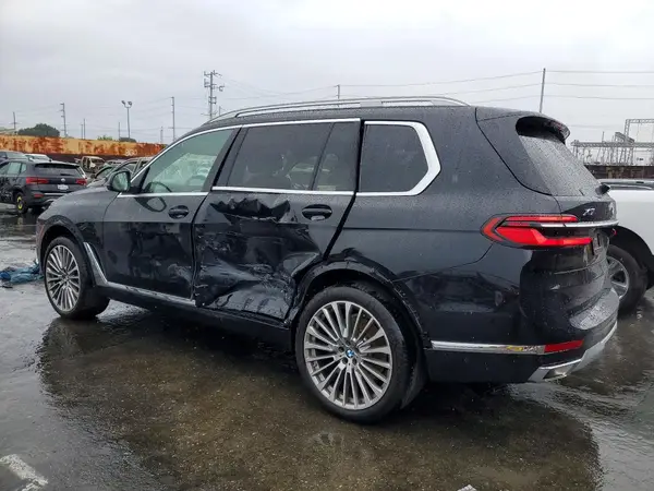 5UX23EM02R9U51672 2024 BMW X7 - Image 2