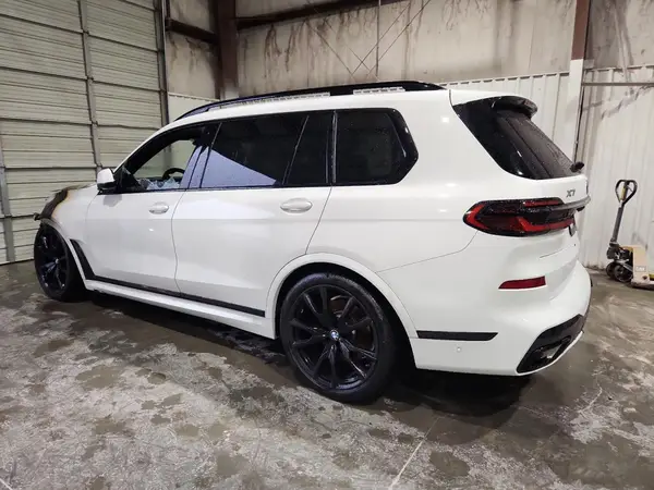 5UX23EM02R9U74014 2024 BMW X7 - Image 2