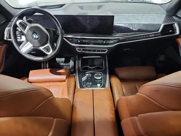 5UX23EM02R9U74014 2024 BMW X7 - Image 8