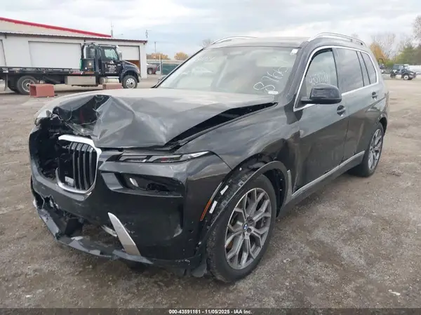 5UX23EM02R9U87667 2024 BMW X7 - Image 2