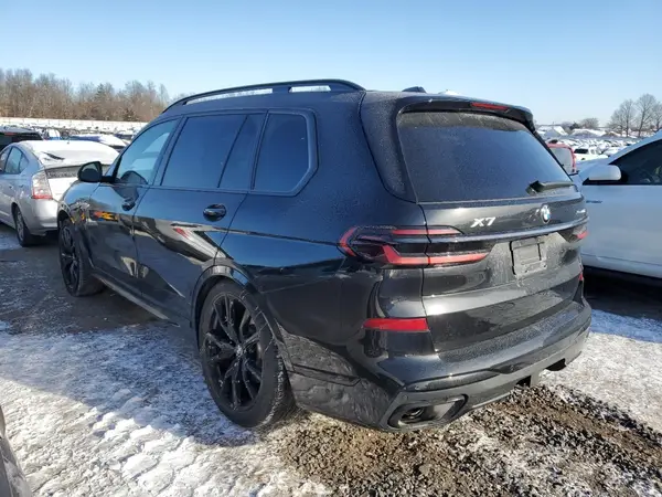 5UX23EM02R9V78177 2024 BMW X7 - Image 2